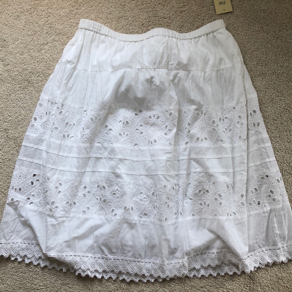 White lace skirt